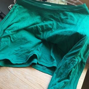 Green long-sleeves cut-off top